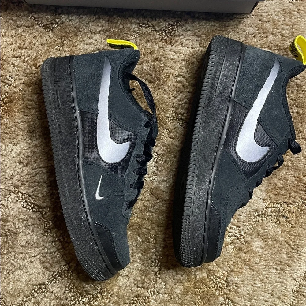 Nike Air Force 1 GS Low Top Black/ Metallic‎ Gray Sneakers with Box